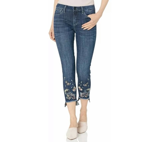 Laurie Felt Classic Stilletto with Floral Emroidery Step Hem - Picture 1 of 15